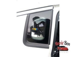 Używane Dodatkowa szyba prawa tylna wersja 4-drzwiowa Jeep Compass (MP) 1.4 Multi Air2 16V 4x4 Cena na żądanie oferowane przez Rooie Ben autodemontage