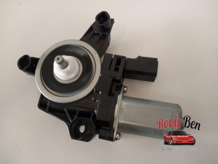 Usados Motor de ventanilla de puerta Dodge 1500 Crew Cab (DS) 5.7 Hemi V8 4x4 Precio € 50,00 Norma de margen ofrecido por Rooie Ben autodemontage