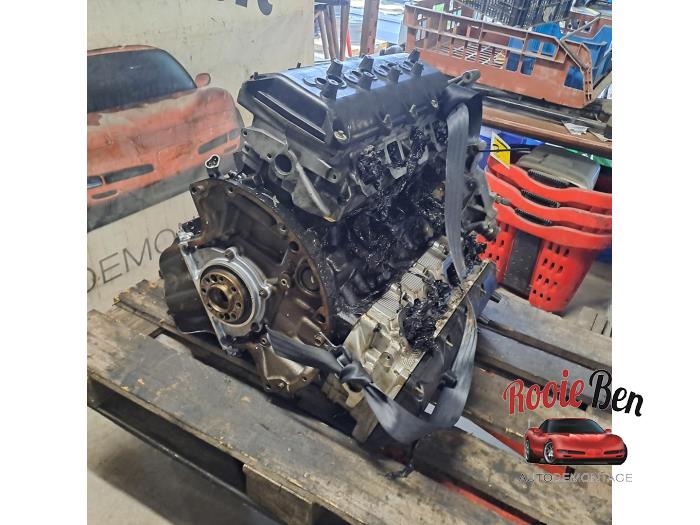 Engine from a RAM 1500 Crew Cab (DS) 5.7 Hemi V8 4x4 2020
