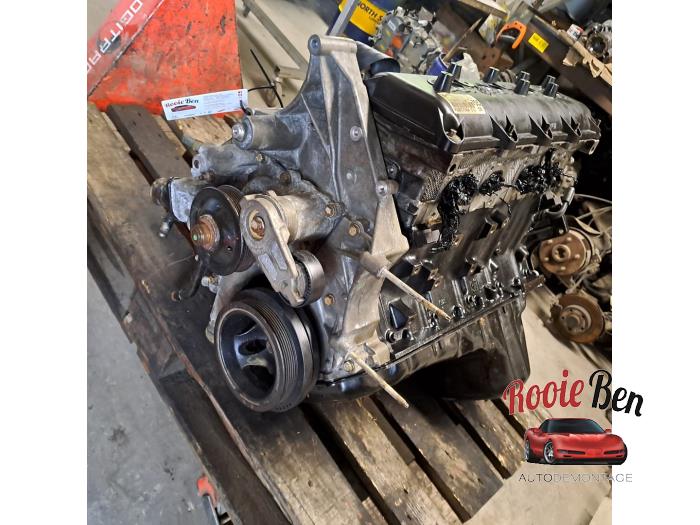 Engine from a RAM 1500 Crew Cab (DS) 5.7 Hemi V8 4x4 2020