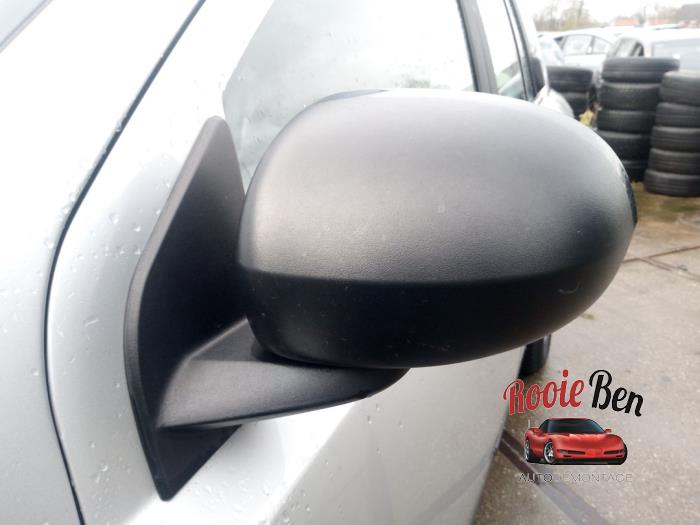 Wing mirror, left from a Jeep Compass (MK49) 2.4 16V 4x4 2009
