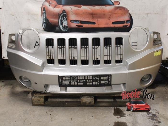 Usados Parachoques Jeep Compass I (MK49) 2.4 16V 4x4 Precio € 250,00 Norma de margen ofrecido por Rooie Ben autodemontage