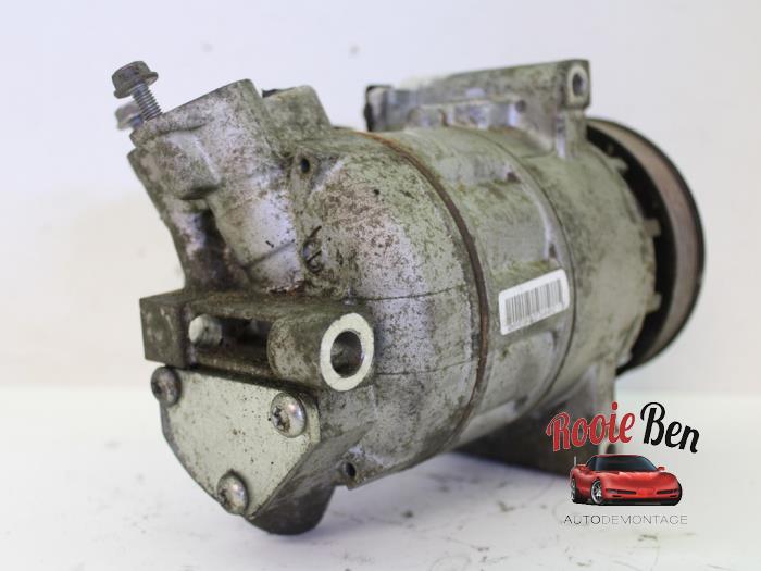 Air conditioning pump from a Renault Captur (2R) 1.2 TCE 16V EDC 2014