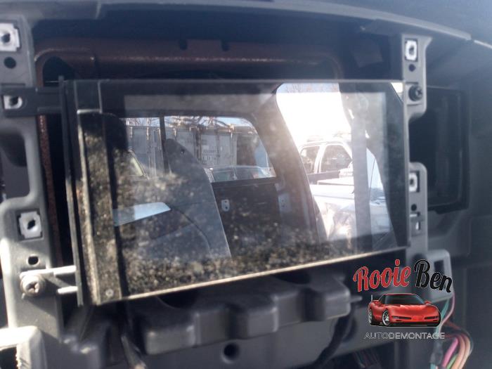 Używane Radio Dodge Ram 3500 Standard Cab (DR/DH/D1/DC/DM) 5.7 V8 Hemi 1500 4x4 Cena na żądanie oferowane przez Rooie Ben autodemontage