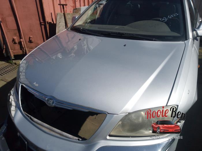 Usados Capó Chrysler Pacifica 3.5 V6 24V Precio € 150,00 Norma de margen ofrecido por Rooie Ben autodemontage