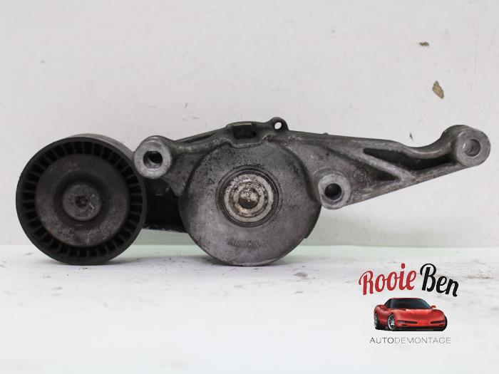 Usados Rodillo tensor correa múltiple Volkswagen Caddy III (2KA,2KH,2CA,2CH) 2.0 SDI Precio € 100,00 Norma de margen ofrecido por Rooie Ben autodemontage