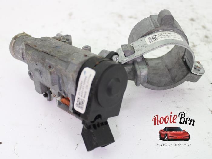 Ignition lock + computer from a Opel Insignia 2.0 CDTI 16V 130 Ecotec 2009