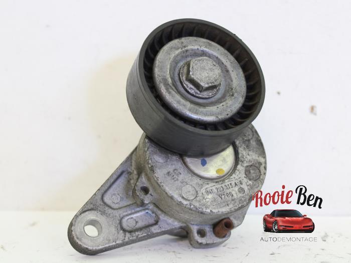 Drive belt tensioner from a Volkswagen Caddy IV 2.0 TDI 75 2019