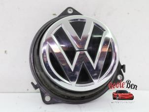 Używane Uchwyt tylnej klapy Volkswagen Golf VII Variant (AUVV) 1.6 TDI BlueMotion 16V Cena na żądanie oferowane przez Rooie Ben autodemontage
