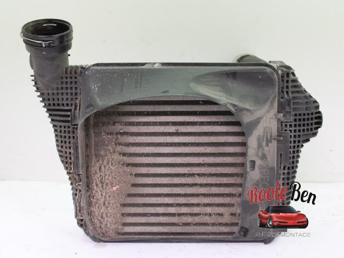 Usados Intercooler Porsche Macan (95B) 3.6 V6 24V Turbo Precio € 100,00 Norma de margen ofrecido por Rooie Ben autodemontage