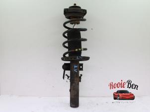Used Front shock absorber rod, left Volkswagen Polo IV (9N1/2/3) 1.9 TDI 100 Price € 50,00 Margin scheme offered by Rooie Ben autodemontage