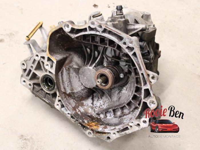 Gearbox Opel Corsa E 1.4 16V - 24581814 B14XEL F17