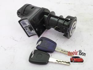 Usagé Serrure de contact + clé Fiat Panda (169) 1.2 Fire Prix € 50,00 Règlement à la marge proposé par Rooie Ben autodemontage