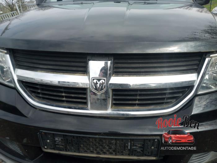 Grille from a Dodge Journey 2.4 16V 2011