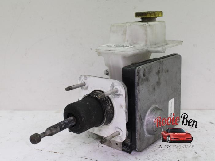 ABS pump from a Jeep Wrangler Unlimited (JL) 2.0 XE4 380 16V 2021
