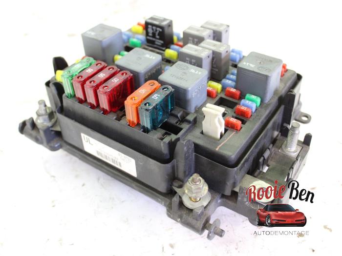 Fuse box from a Chevrolet Avalanche 5.3 1500 V8 4x4 2003