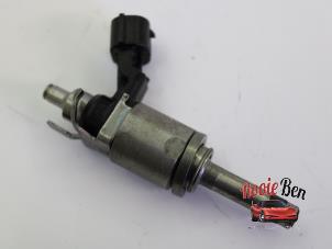 Used Injector (petrol injection) Renault Captur (2R) 1.2 TCE 16V EDC Price on request offered by Rooie Ben autodemontage