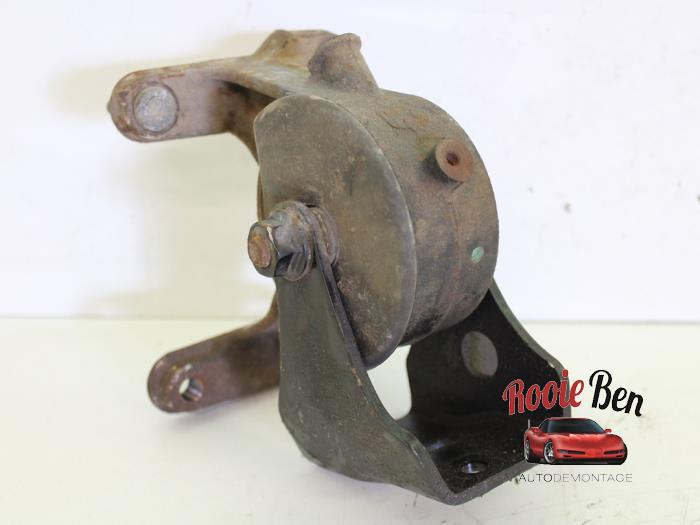 Used Engine mount Toyota RAV4 (A3) 2.0 16V VVT-i 4x4 Price € 25,00 Margin scheme offered by Rooie Ben autodemontage