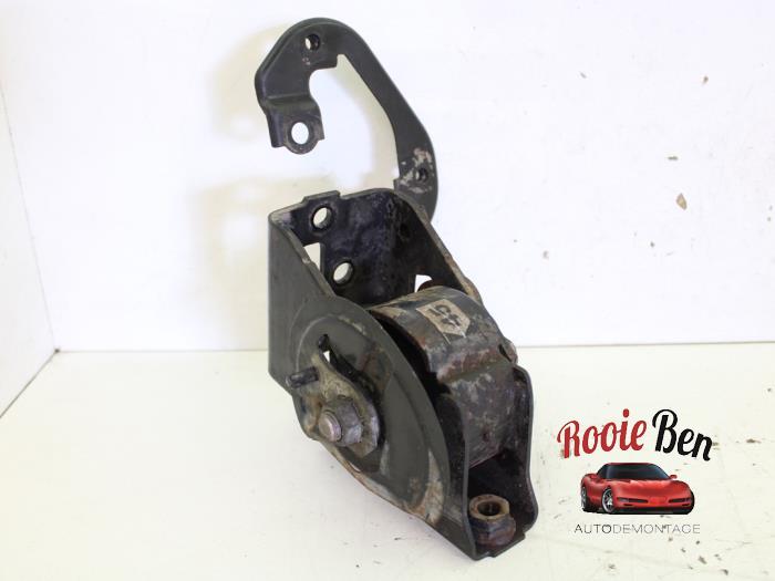 Used Engine mount Toyota RAV4 (A3) 2.0 16V VVT-i 4x4 Price € 25,00 Margin scheme offered by Rooie Ben autodemontage