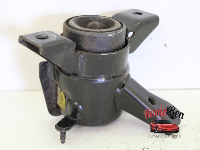 Used Engine mount Toyota RAV4 (A3) 2.0 16V VVT-i 4x4 Price € 25,00 Margin scheme offered by Rooie Ben autodemontage