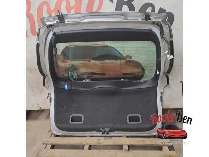 Tailgate from a Renault Laguna III Estate (KT) 1.5 dCi 110 FAP 2011