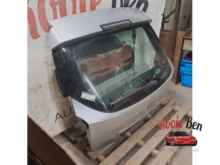 Tailgate from a Renault Laguna III Estate (KT) 1.5 dCi 110 FAP 2011