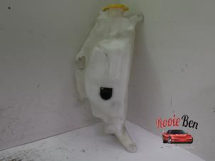 Used Front windscreen washer reservoir Dodge 1500 Crew Cab (DS/DJ/D2) 5.7 Hemi V8 4x4 Price on request offered by Rooie Ben autodemontage