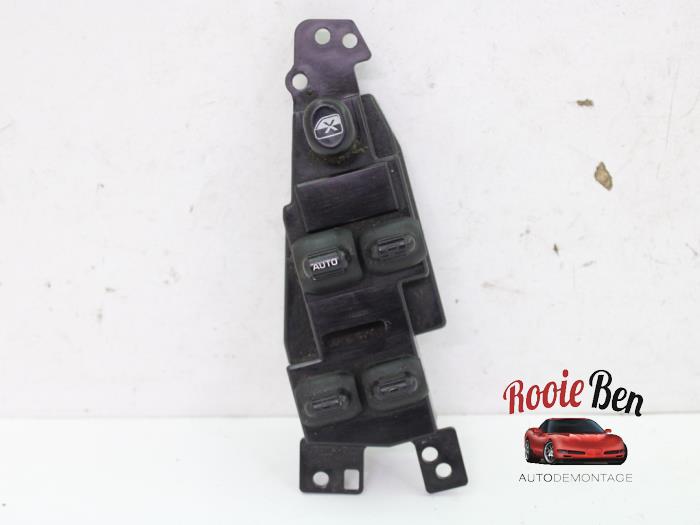 Usados Interruptor de ventanilla eléctrica Chrysler Sebring (JR) 2.7 V6 24V Precio € 20,00 Norma de margen ofrecido por Rooie Ben autodemontage