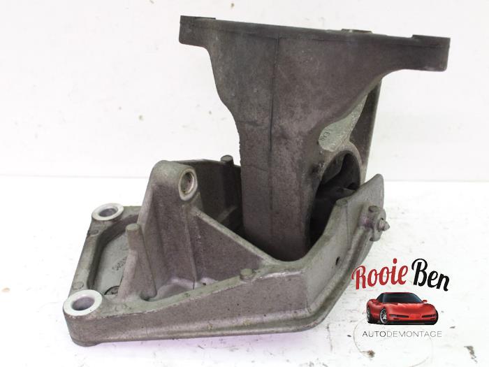 Used Engine mount Chrysler Sebring (JR) 2.7 V6 24V Price € 25,00 Margin scheme offered by Rooie Ben autodemontage