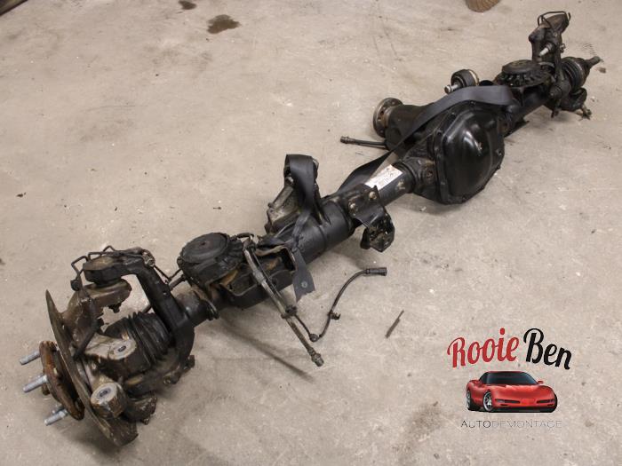 Front axle (complete) from a Jeep Wrangler Unlimited (JL) 2.0 XE4 380 16V 2021