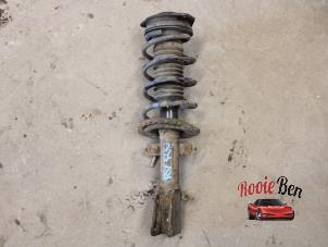 Used Rear shock absorber rod, right Renault Kangoo Express (FW) 1.5 dCi 90 FAP Price on request offered by Rooie Ben autodemontage