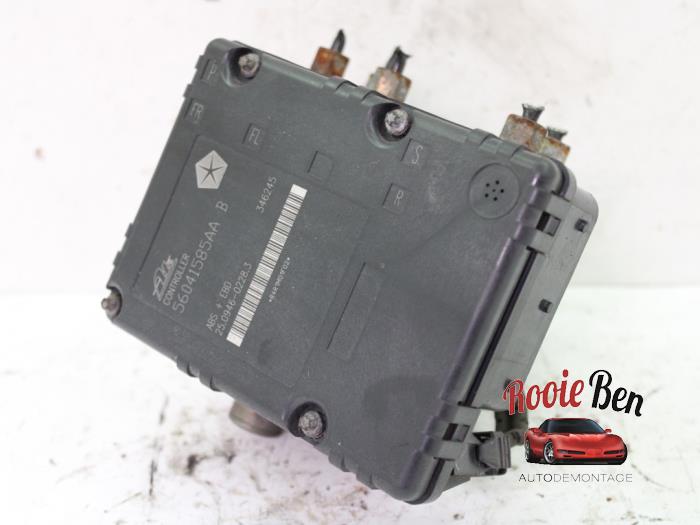 Usagé Bloc ABS Jeep Cherokee/Liberty (KJ) 3.7 V6 24V Prix € 50,00 Règlement à la marge proposé par Rooie Ben autodemontage