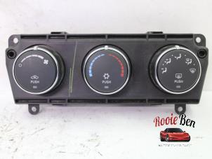 Usagé Panneau de commandes chauffage Dodge Journey 2.4 16V Prix sur demande proposé par Rooie Ben autodemontage