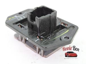 Used Heater resistor Dodge Journey 2.4 16V Price on request offered by Rooie Ben autodemontage