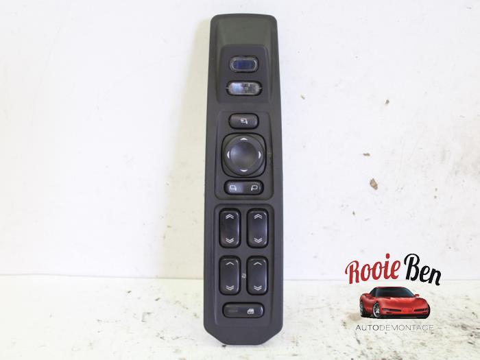 Usados Interruptor de ventanilla eléctrica Cadillac SRX 4.6 V8 32V AWD Precio € 50,00 Norma de margen ofrecido por Rooie Ben autodemontage