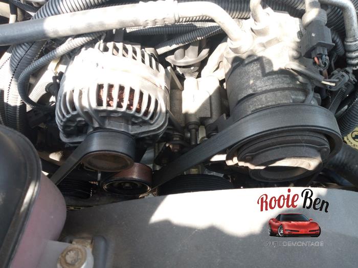 Motor van een Dodge Ram 3500 Standard Cab (DR/DH/D1/DC/DM) 5.7 V8 Hemi 1500 4x2 2003