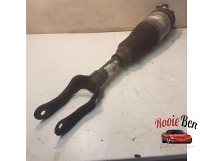 Used Front shock absorber rod, right Jeep Grand Cherokee (WK/WK2) 3.0 CRD V6 24V Price on request offered by Rooie Ben autodemontage