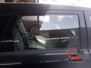 Usagé Vitre portière 4portes arrière droite Dodge Journey 2.4 16V Eco+ Prix sur demande proposé par Rooie Ben autodemontage