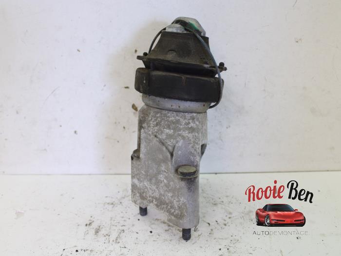 Usagé Support moteur Volvo XC90 I 3.2 24V Prix € 25,00 Règlement à la marge proposé par Rooie Ben autodemontage