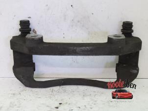 Used Front brake calliperholder, right Dodge 1500 Crew Cab (DS/DJ/D2) 5.7 Hemi V8 4x4 Price on request offered by Rooie Ben autodemontage