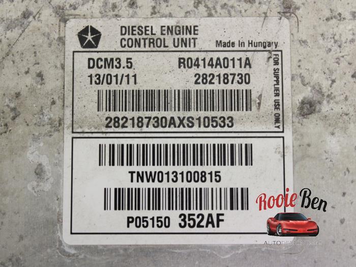 Engine management computer from a Jeep Compass (PK) 2.2 CRD 16V 4x4 2012