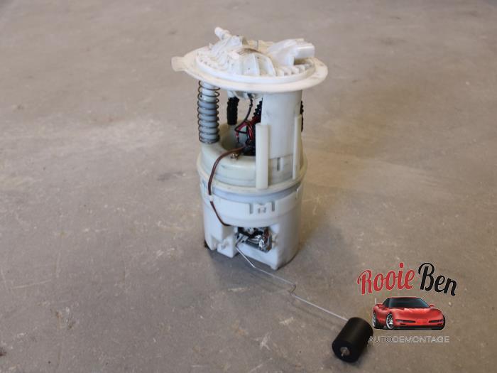 Usagé Pompe à carburant Chrysler PT Cruiser Cabrio 2.4 16V Prix € 50,00 Règlement à la marge proposé par Rooie Ben autodemontage