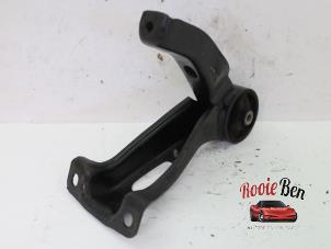 Engine mount from a Jeep Compass I (MK49) 2.4 16V 4x4 2009