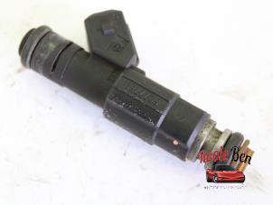 Used Injector (petrol injection) Chrysler Voyager/Grand Voyager 2.4i 16V Price on request offered by Rooie Ben autodemontage