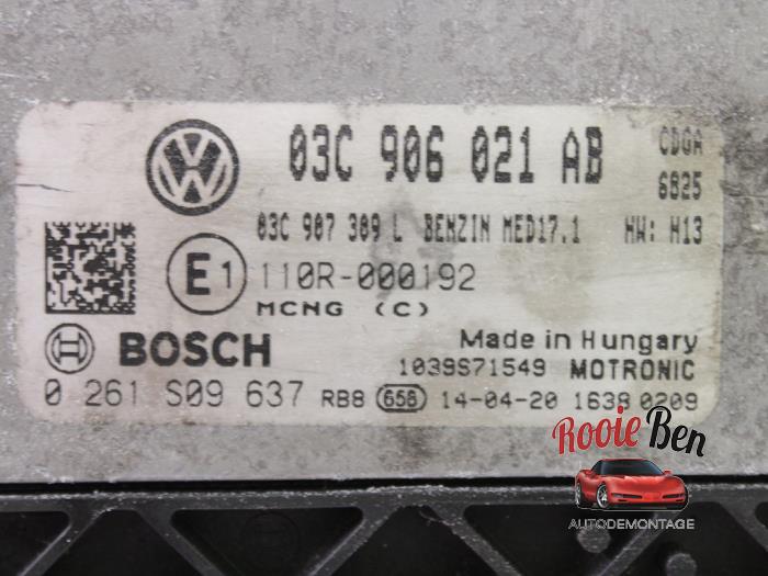 Calculateur moteur d'un Volkswagen Touran (1T3) 1.4 16V TSI EcoFuel 2015