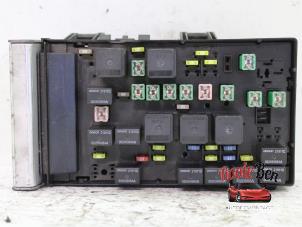 Used Fuse box Chrysler Voyager/Grand Voyager (RG) 2.8 CRD 16V Autom. Price on request offered by Rooie Ben autodemontage