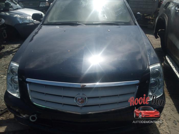 Używane Maska Cadillac STS (K63) 3.6 V6 24V VVT Li Cena € 150,00 Procedura marży oferowane przez Rooie Ben autodemontage