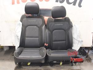 Używane Fotele przednie lewy + prawy Dodge 1500 Crew Cab (DS/DJ/D2) 5.7 Hemi V8 4x4 Cena na żądanie oferowane przez Rooie Ben autodemontage