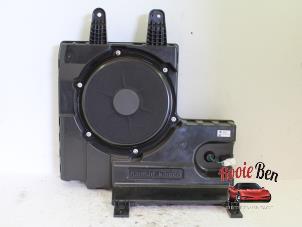 Used Subwoofer Dodge 1500 Crew Cab (DS/DJ/D2) 5.7 Hemi V8 4x4 Price on request offered by Rooie Ben autodemontage
