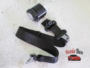 Used Rear seatbelt, right Dodge 1500 Crew Cab (DS/DJ/D2) 5.7 Hemi V8 4x4 Price on request offered by Rooie Ben autodemontage
